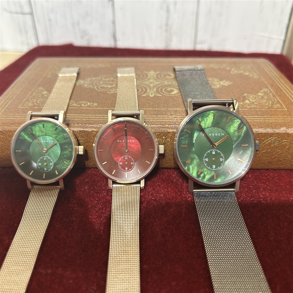 【KLASSE 14】クリスマス限定!!マザーオブパール文字盤の新作時計のご紹介〈junks ルクア大阪店〉