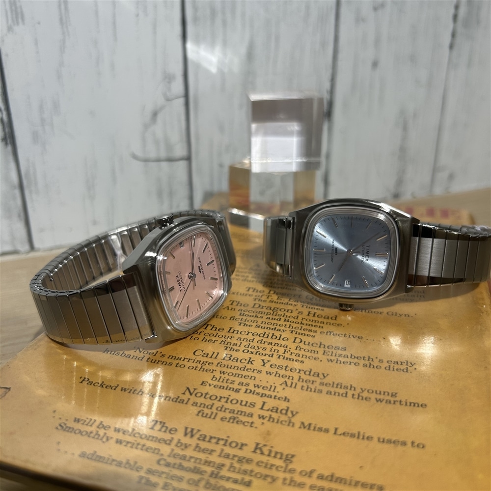 【TIMEX】シーズン限定カラーが登場 ‼︎ TVダイアルと称されるレトロで新しさもあるシェイプの自動巻き機械式時計のご紹介〈junks ルクア大阪店・梅田〉