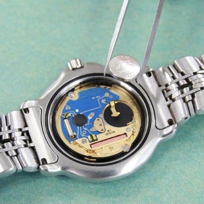 腕時計の電池交換・修理受け付けております!〈junksルクア大阪・梅田〉