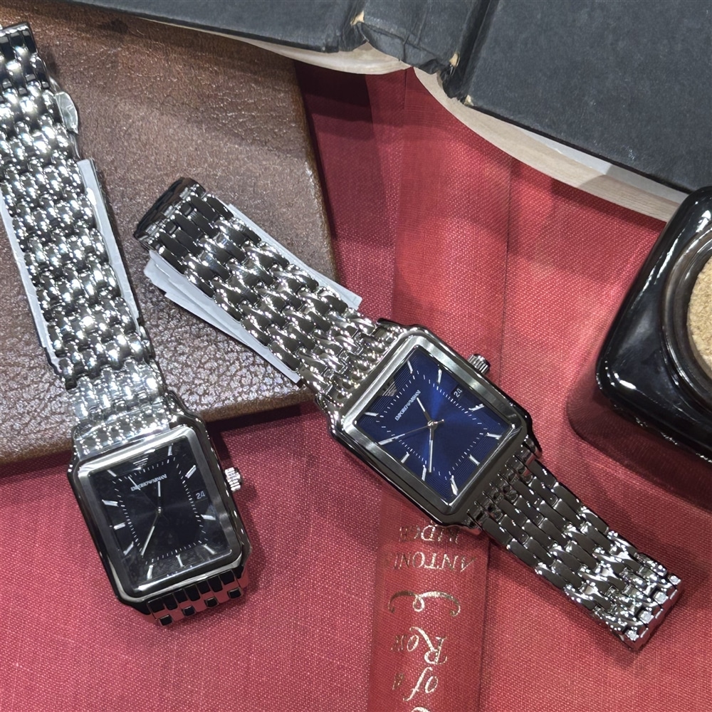 【EMPORIO ARMANI】レクタンギュラー型のオシャレなメンズウォッチをお求めの方におすすめな腕時計のご紹介〈junks ルクア大阪店・梅田〉