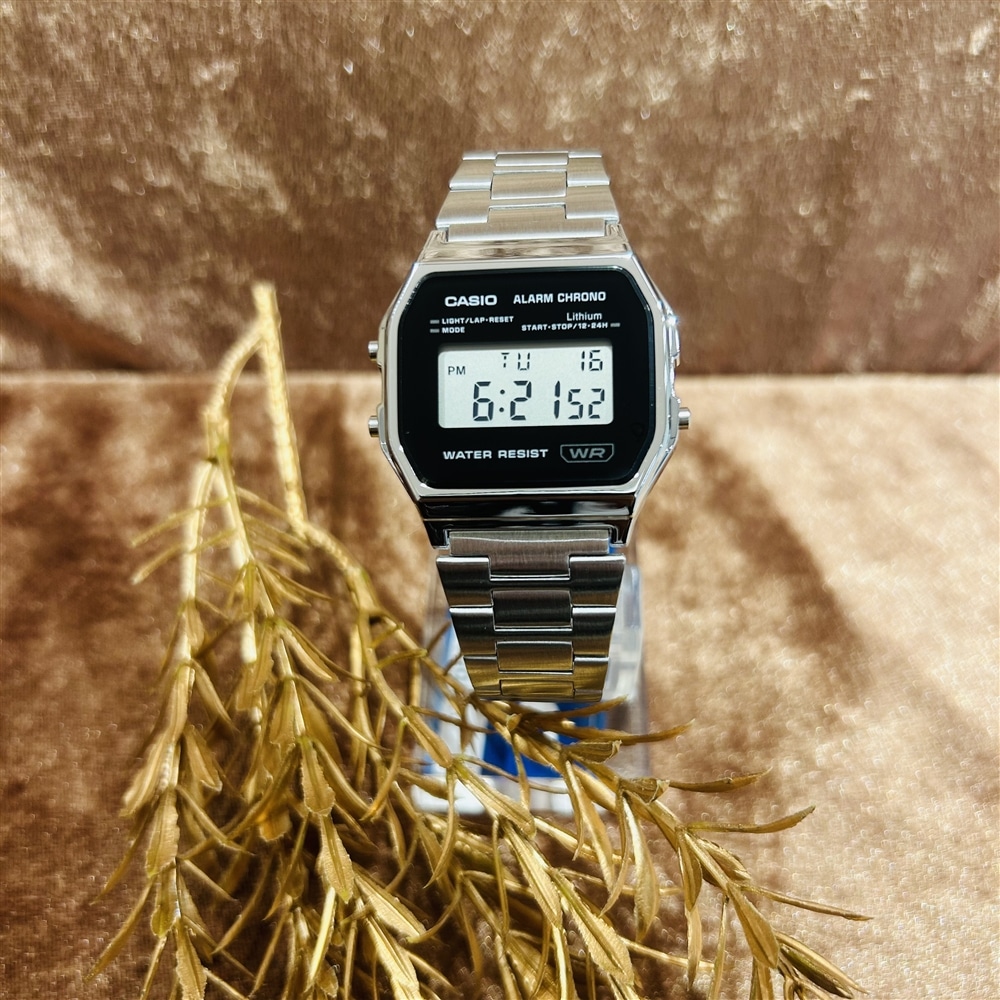 【CASIO】レトロチックなデザインがおしゃれ♪人気時計のご紹介〈junksルクア大阪〉