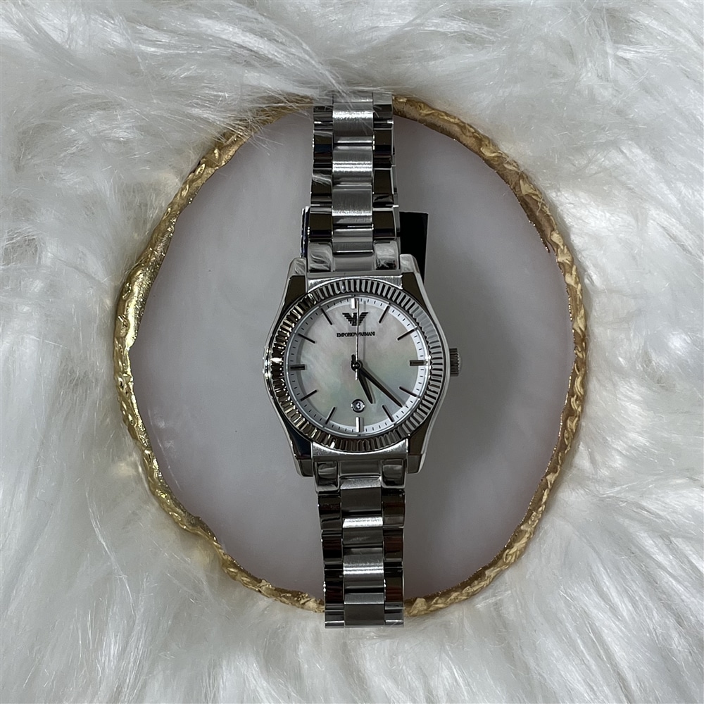 【ENPORIO ARMANI】ビジネスシーンにも◎ レディースモデルのご紹介〈junksルクア大阪〉