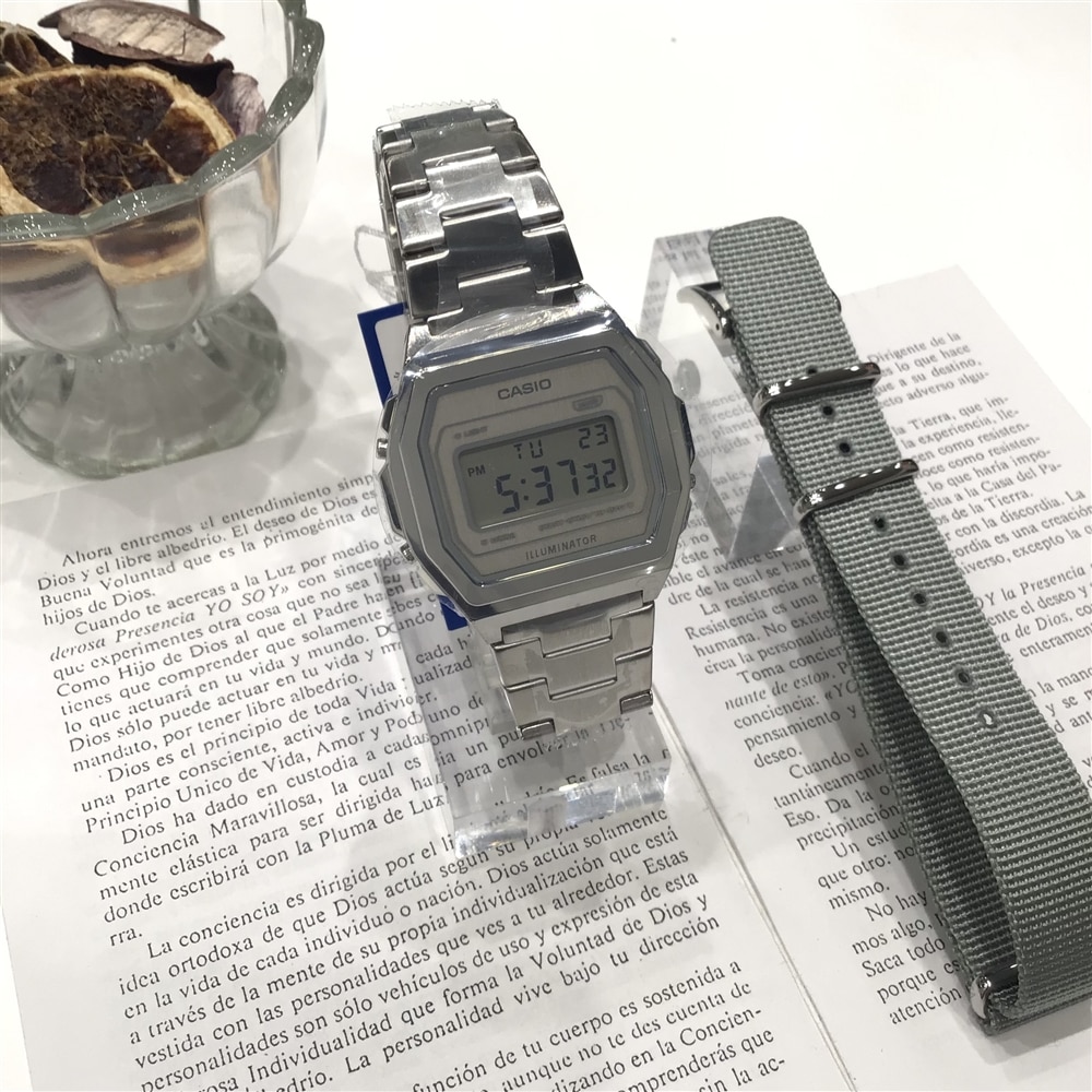【CASIO】交換用バンド付のシンプルなレトロウォッチ