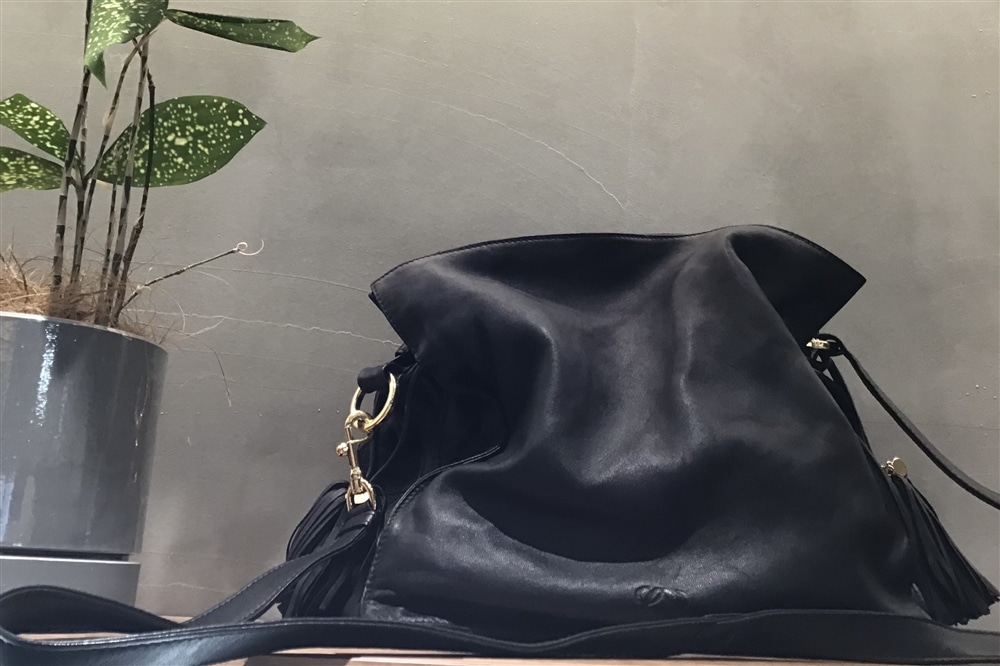 【VINTAGE】LOEWEのデザイン性が高いショルダーバッグをご紹介いたします♪【グランフロント大阪(梅田)】