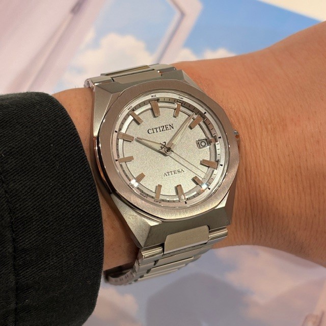 腕が細くても大丈夫！新生活に便利なメンズ腕時計！【１０万円以内】