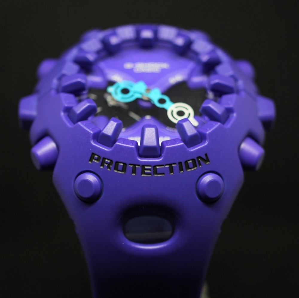 【G-SHOCK】衝撃のデザイン。話題の新モデルGA-V01シリーズの魅力を徹底レビュー