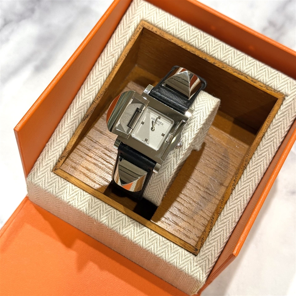 【Vinrage HERMES】スタッズが目を引く個性派時計 メドールのご紹介!