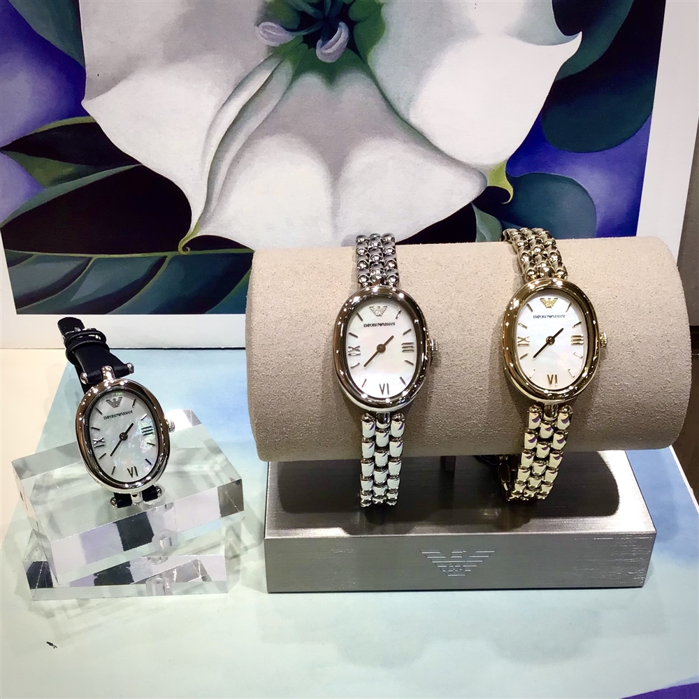 【EMPORIO ARMANI】高級感あるレディースのアルマーニはいかがですか?