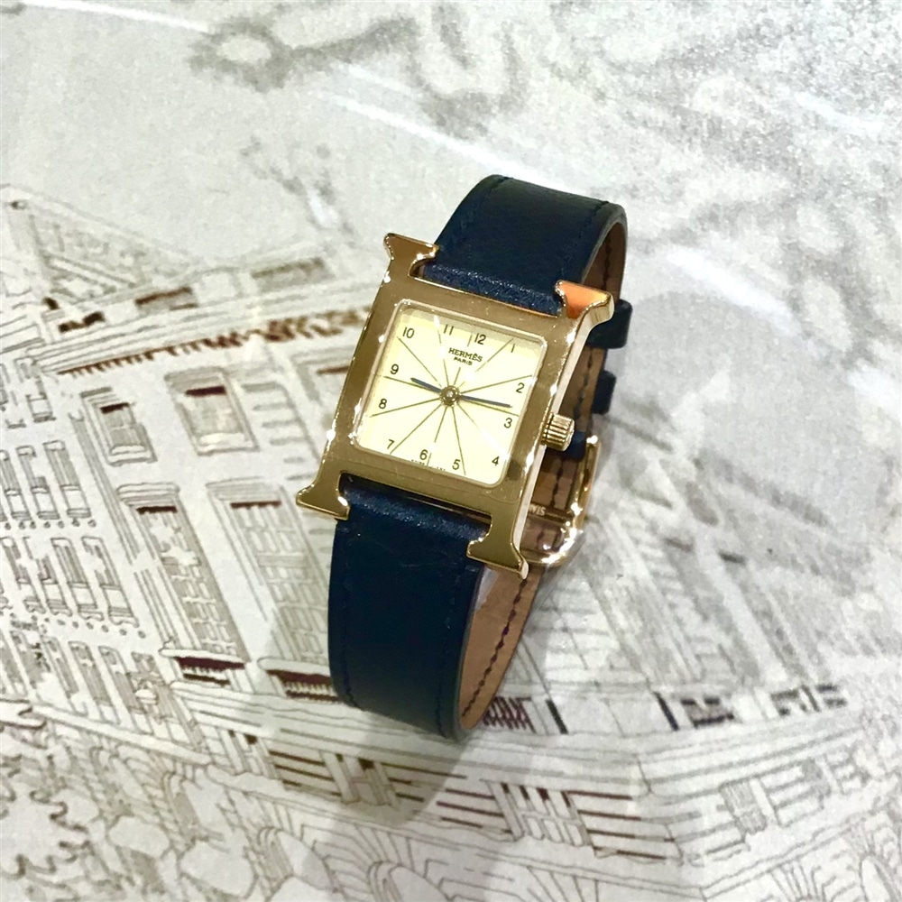 【HERMES   vintages】腕元に、、「H」