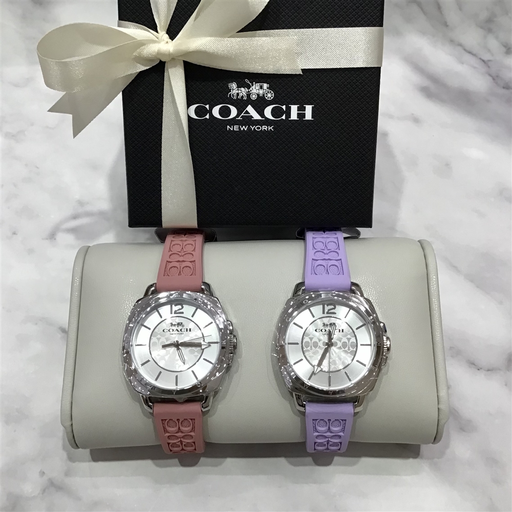 【COACH】シンプルデザインから存在感際立つデザインまで揃えてます☆