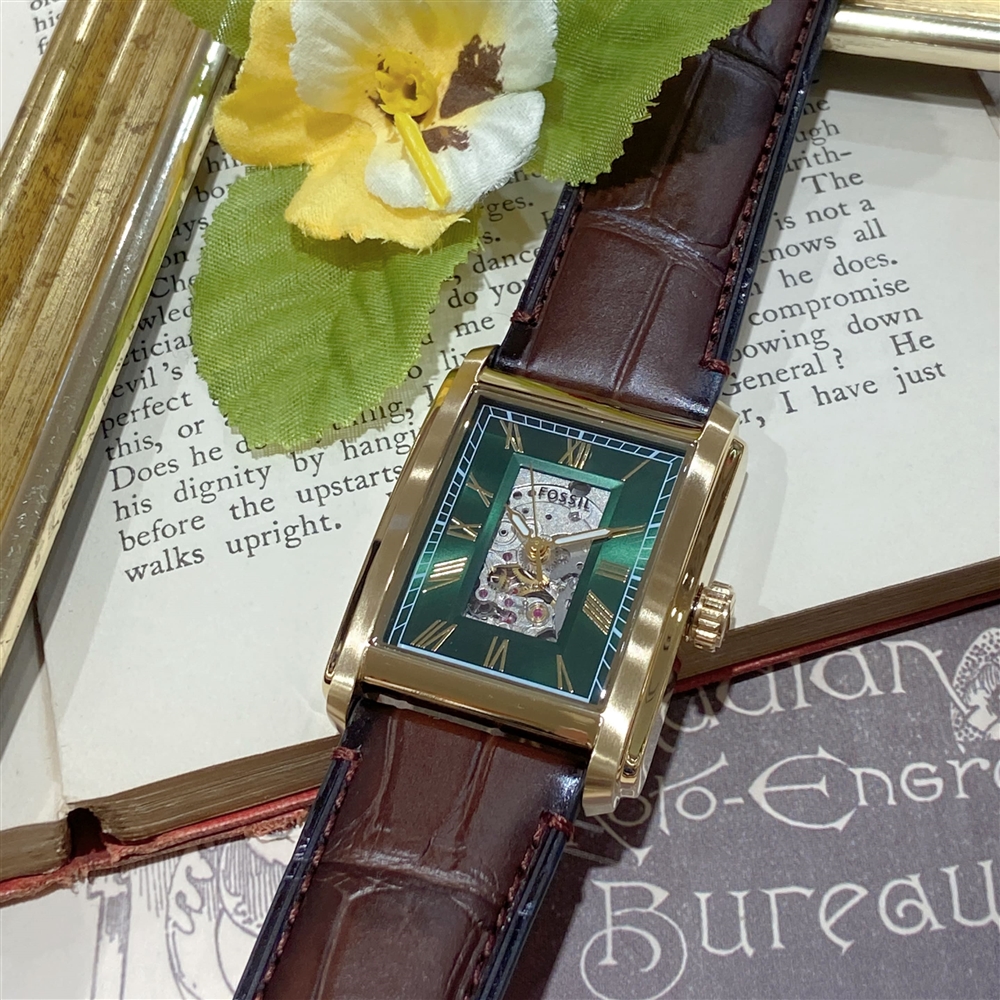 【FOSSIL】新作クラシックな腕時計をご紹介♪
