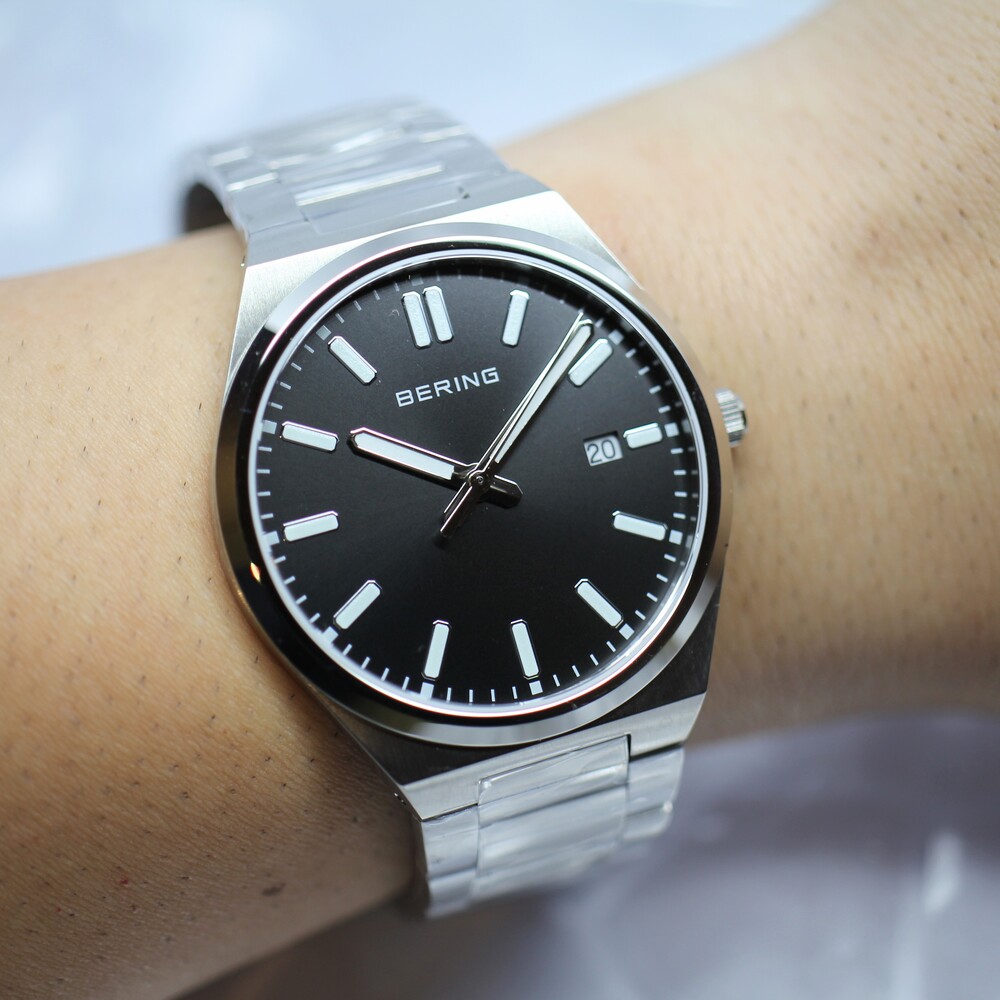 【BERING】シンプルでオシャレで薄くて実用的。新モデルが良すぎる!!（精悍なブラックダイヤル）