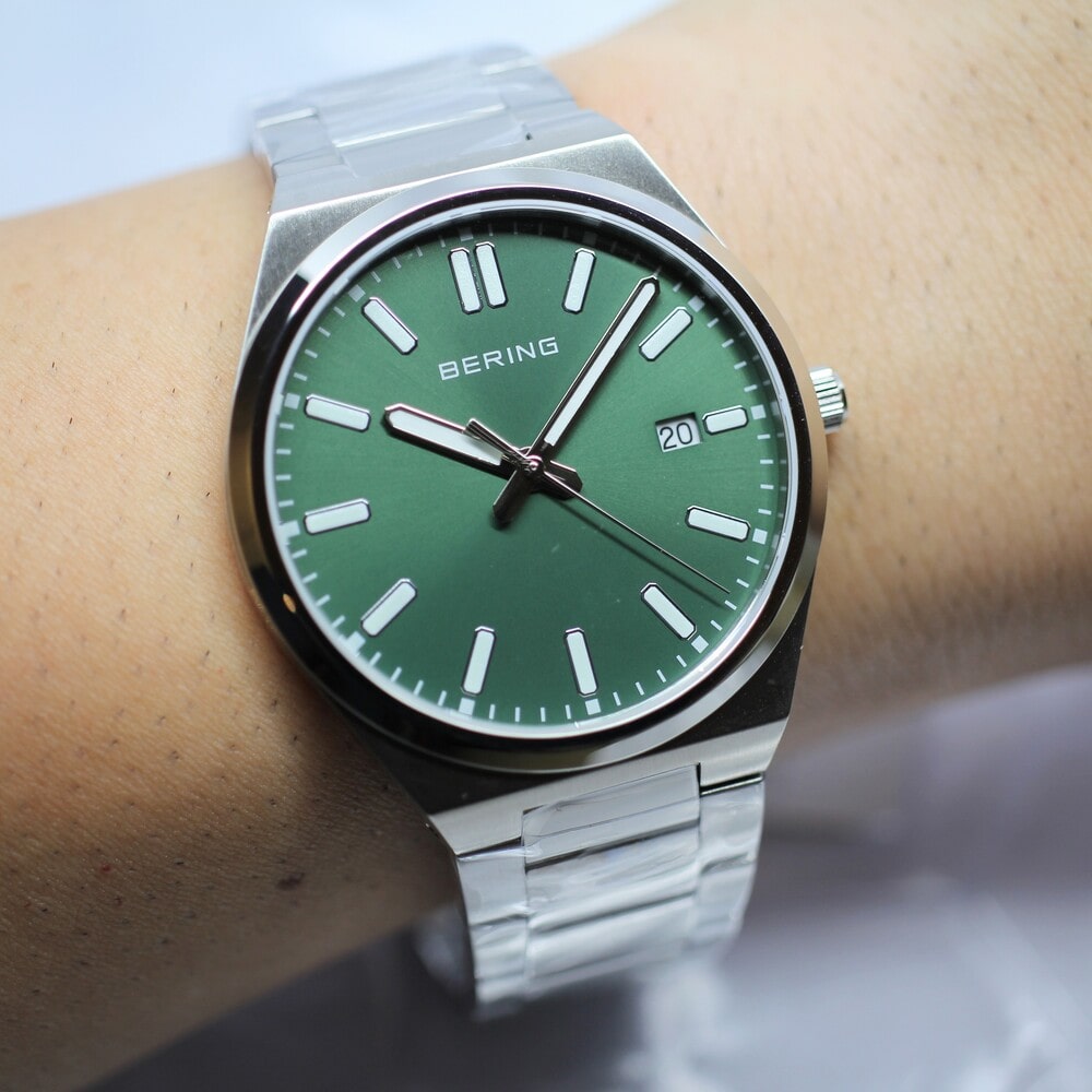 【BERING】シンプルでオシャレで薄くて実用的。新モデルが良すぎる!!（オシャレなグリーン）