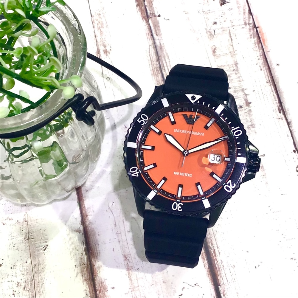 【EMPORIO ARMANI】ブラック×オレンジでスポーツテイストに★
