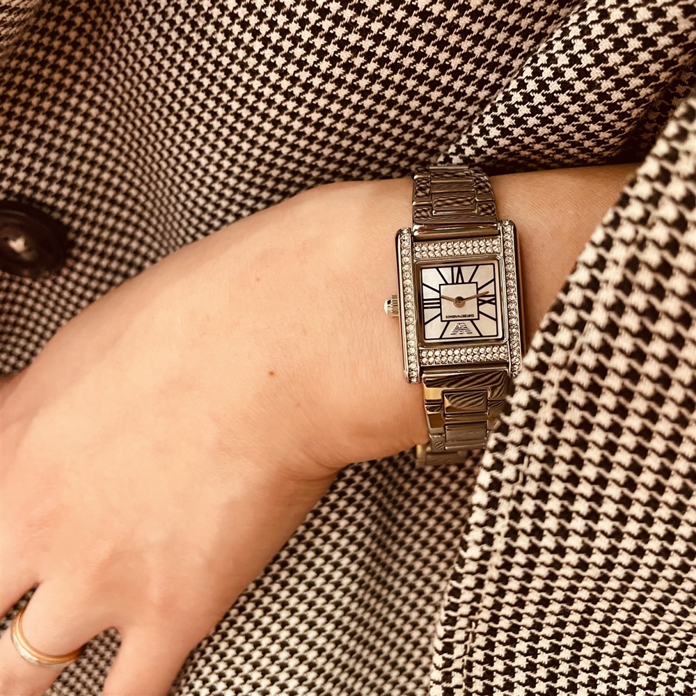 【EMPORIO ARMANI】待望のレディースモデル入荷*