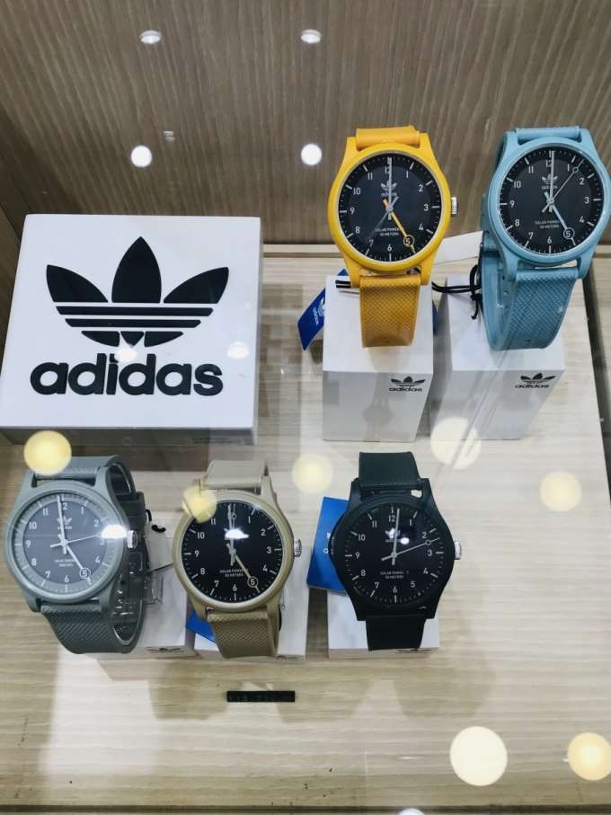 【adidas】カジュアルに合わせられる腕時計