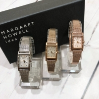 【MARGARET HOWELL idea マーガレット・ハウエル アイデア】大人の女性へのギフトにもおすすめの時計!