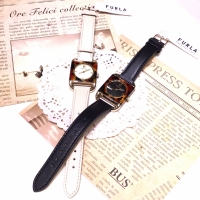 【FURLA】ギフトにもおすすめ◎べっこうケースが可愛い腕時計！