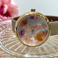 【くずは店】母の日ギフトにおすすめ☆本物の花びらを使用した腕時計！【SPICA(スピカ) × gui(グイ)】