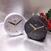 【BRAUN】シンプルな置き時計