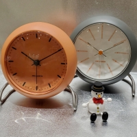 【ARNE JACOBSEN】ころんとかわいい置き時計