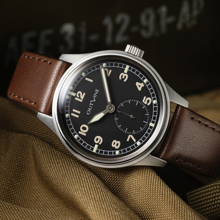 【OUTLINE】40年代の軍用時計を手巻き式で再現