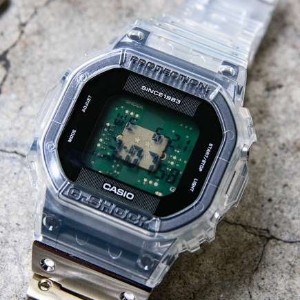 【G-SHOCK】内部構造や回路基板が丸見え！シースルーデザインの新作