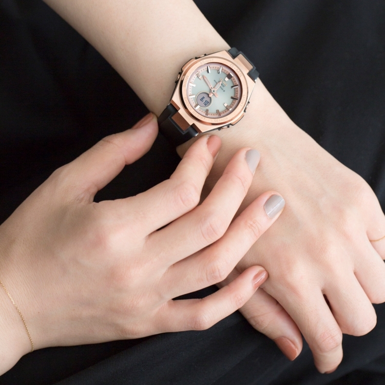 腕時計の贈り物／女性へのプレゼント。